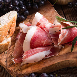 Prosciutto crudo toscano dop vendita salumi tipici toscani