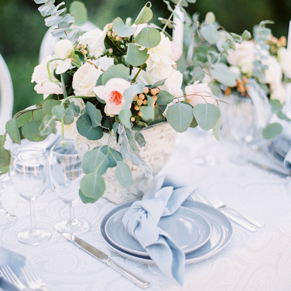 Pure linen napkin setting